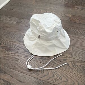 Athleta Women’s White Sun Bucket Hat with Chin Cord